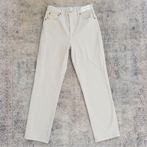 NWT Abercrombie & Fitch Ultra High Rise 90s Straight in Stone